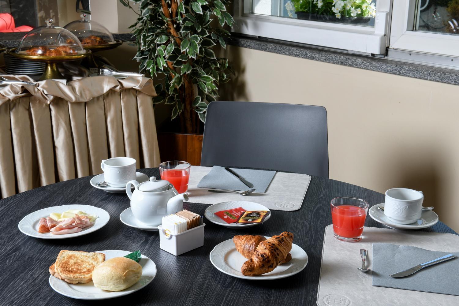 Hotel Internazionale Domodossola Buitenkant foto