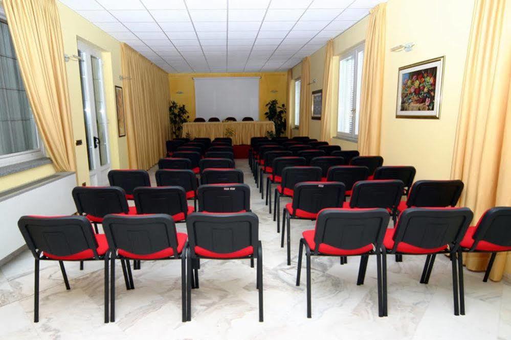 Hotel Internazionale Domodossola Buitenkant foto